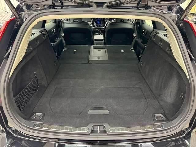 VOLVO VOLVO V60 2022