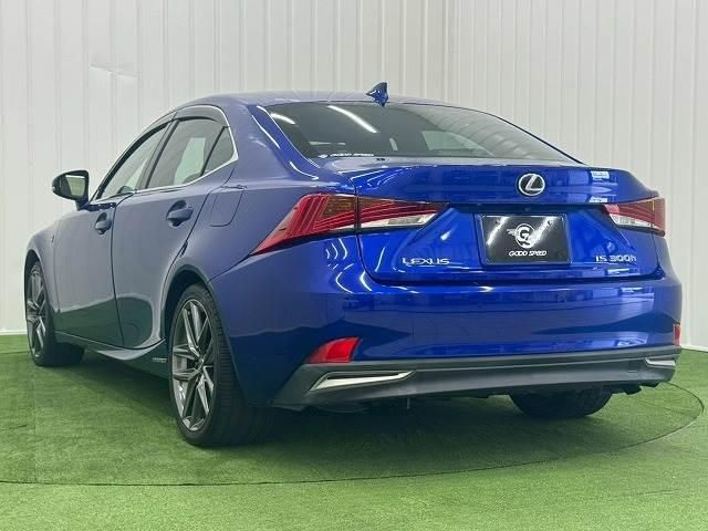 TOYOTA LEXUS IS300h 2018