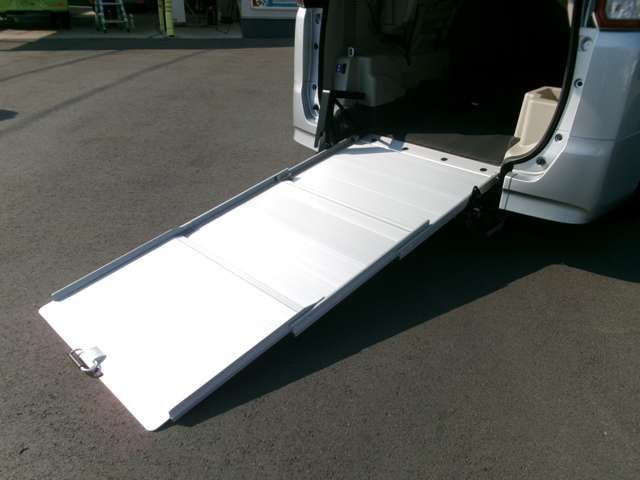 NISSAN SERENA  S-HYBRID 2019