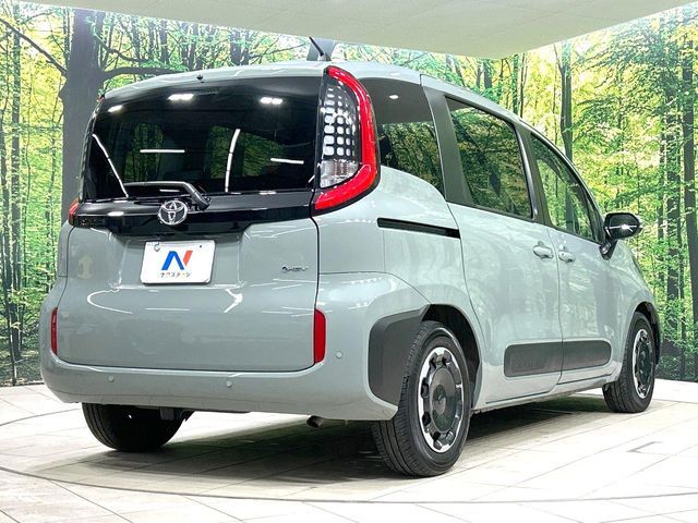 TOYOTA SIENTA HYBRID 2025