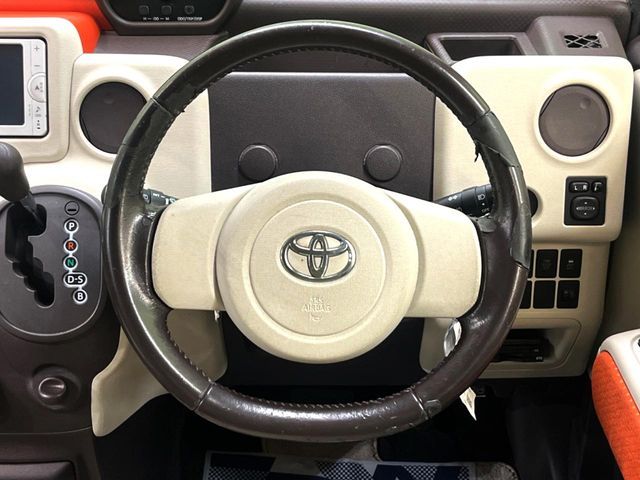 TOYOTA PORTE 2013