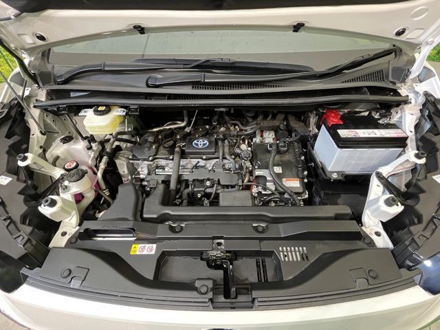 TOYOTA VOXY HYBRID 2024