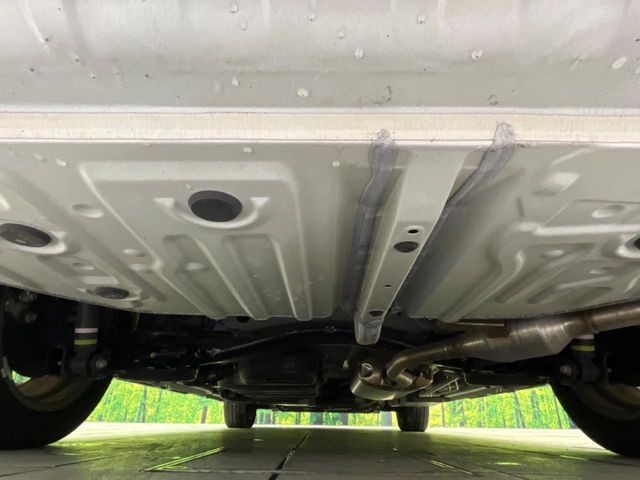 TOYOTA VOXY HYBRID 2024