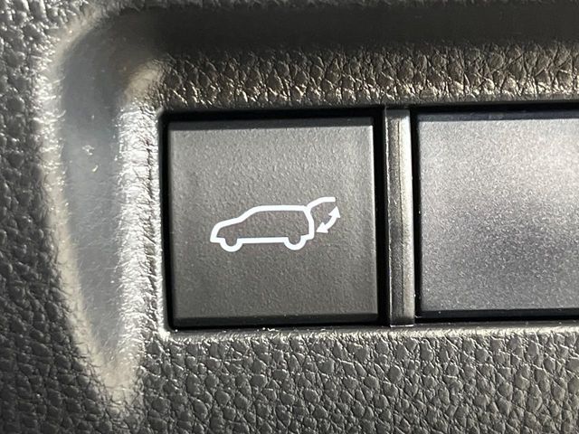 TOYOTA HARRIER 2WD 2020