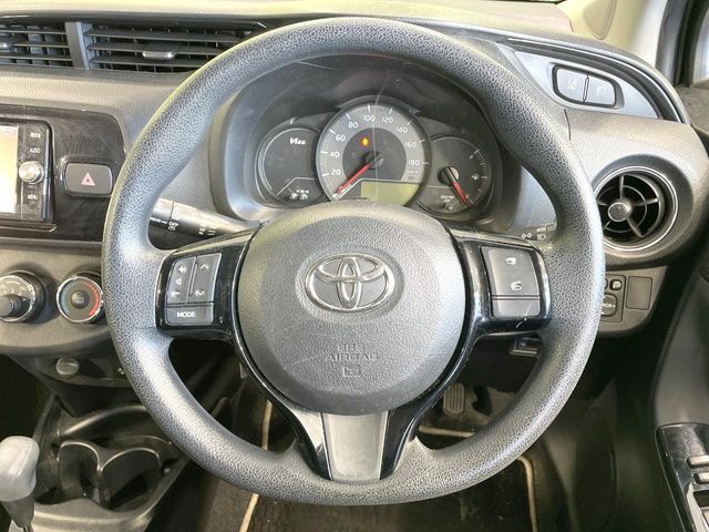 TOYOTA VITZ 2016