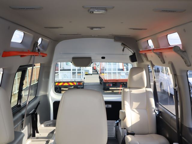 NISSAN NV350 CARAVAN 2019
