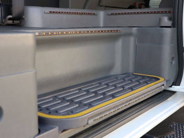 NISSAN NV350 CARAVAN 2019