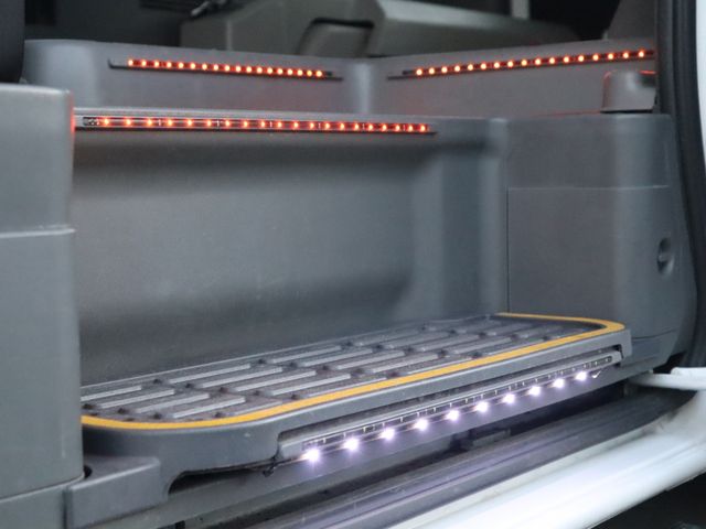 NISSAN NV350 CARAVAN 2019