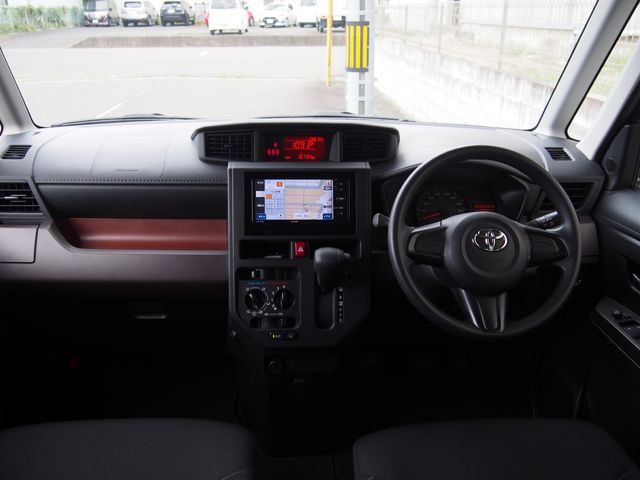 TOYOTA ROOMY 2019