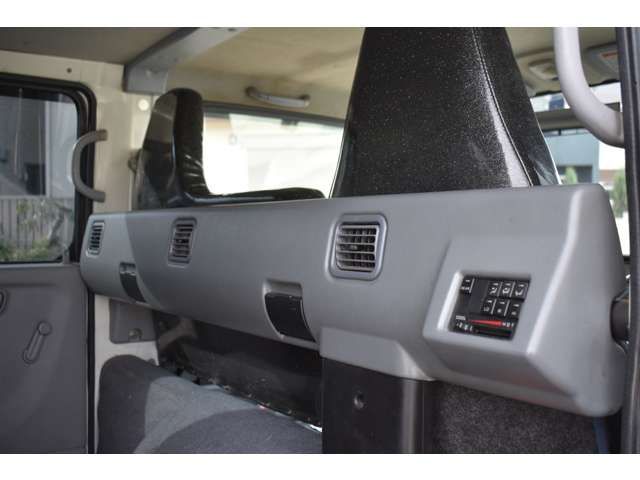 MITSUBISHI CANTER 2015