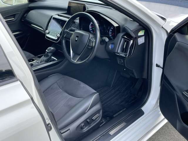 TOYOTA CROWN sedan hybrid 2018