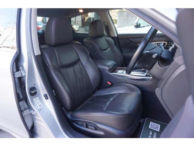 NISSAN FUGA HYBRID 2016