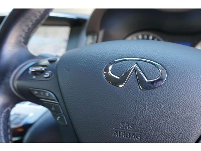 NISSAN FUGA HYBRID 2016