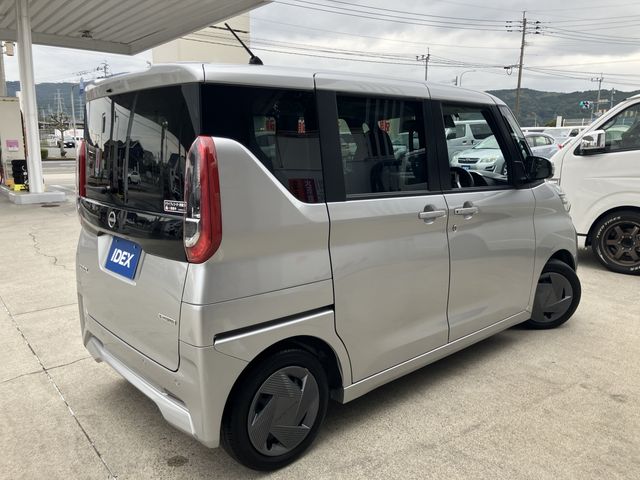 NISSAN ROOX 2023