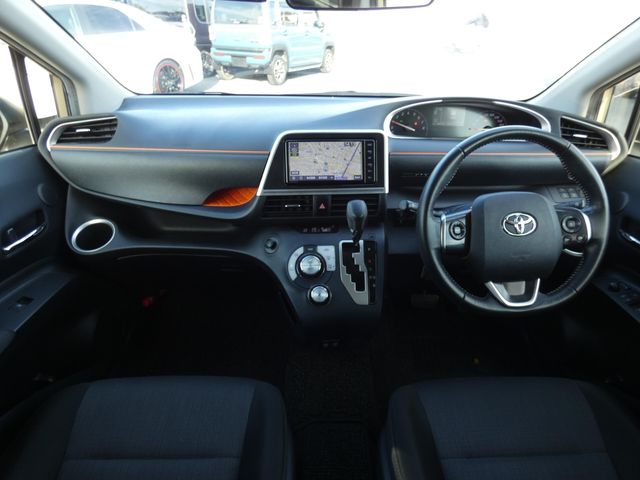 TOYOTA SIENTA 2018