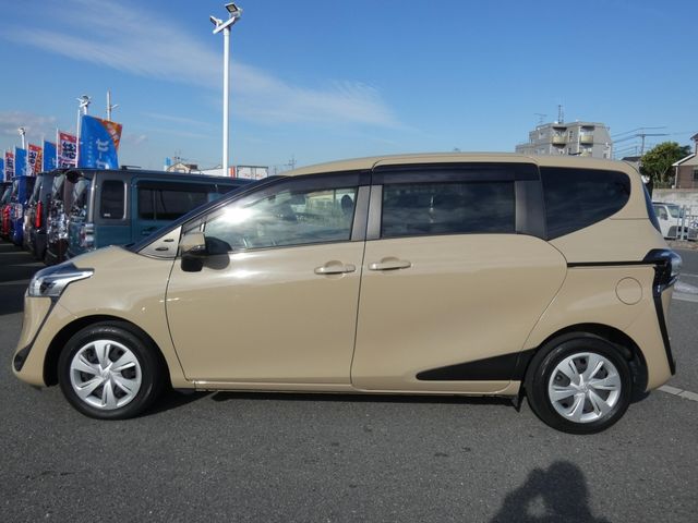 TOYOTA SIENTA 2018