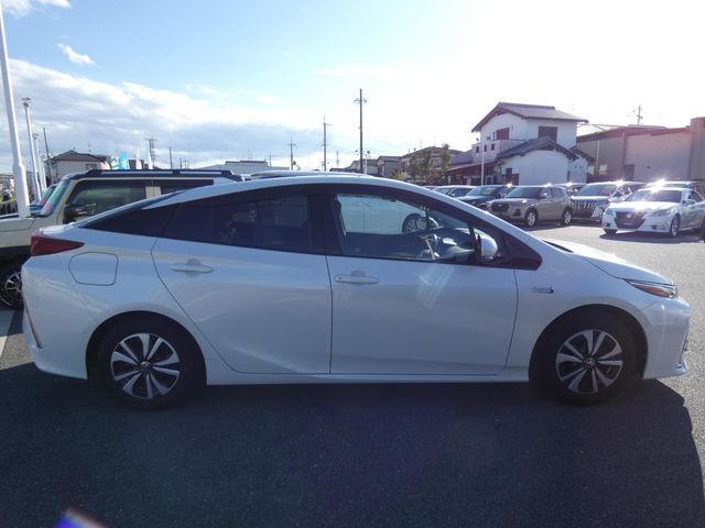 TOYOTA PRIUS PHV 2017