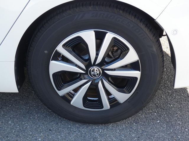 TOYOTA PRIUS PHV 2017