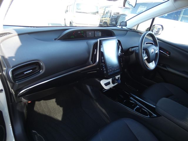 TOYOTA PRIUS PHV 2017