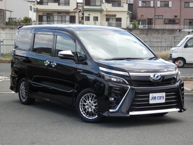 TOYOTA VOXY HYBRID 2018