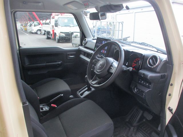 SUZUKI JIMNY NOMADE 2025