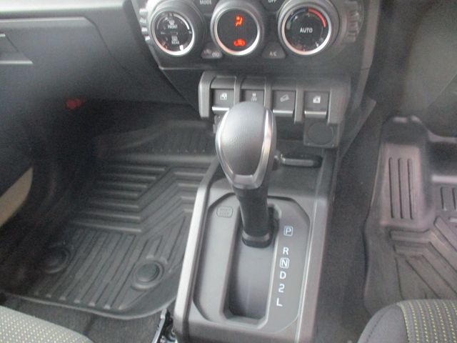 SUZUKI JIMNY NOMADE 2025