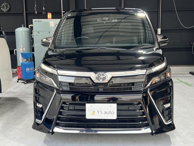 TOYOTA VOXY 2020