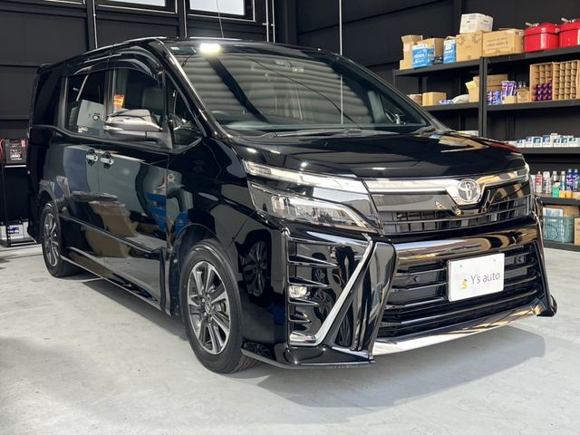 TOYOTA VOXY 2020