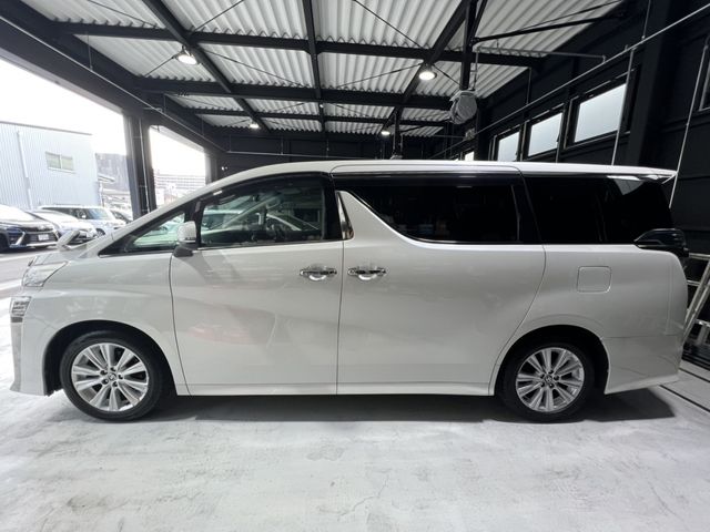 TOYOTA VELLFIRE 2020