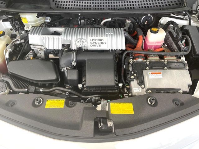 TOYOTA PRIUS Alpha 2012