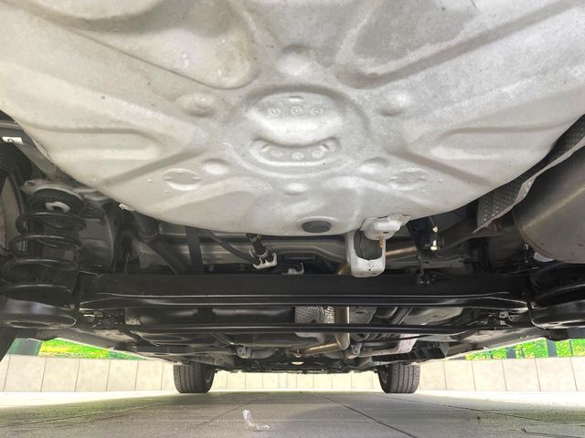 TOYOTA PRIUS Alpha 2012