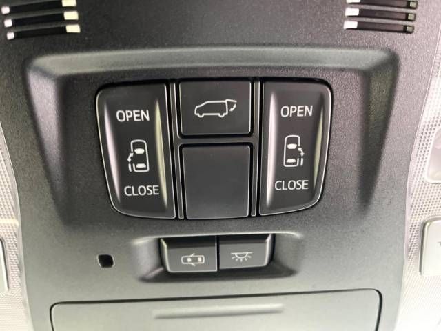 TOYOTA VELLFIRE 2017