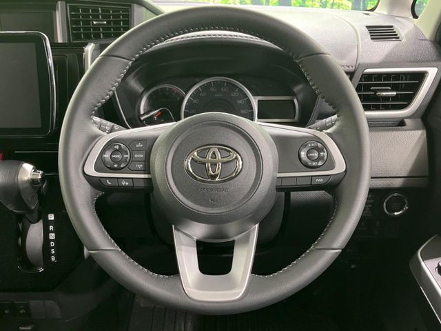 TOYOTA ROOMY 2023