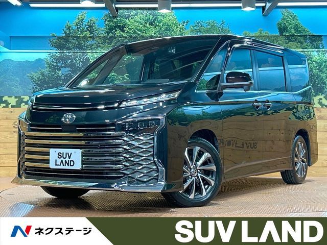 TOYOTA VOXY 2023