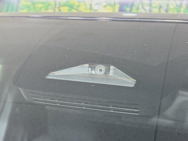 TOYOTA VOXY HYBRID 2023