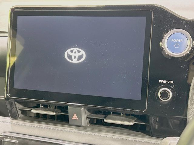 TOYOTA VOXY HYBRID 2023