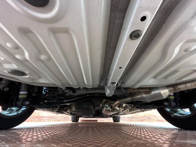 TOYOTA NOAH HYBRID 2024