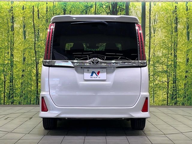 TOYOTA NOAH 2018