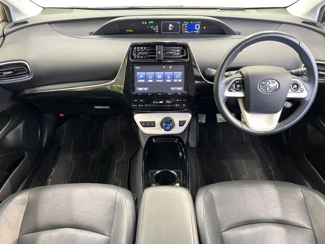 TOYOTA PRIUS 2018