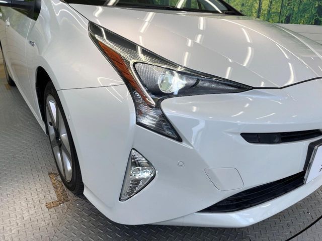 TOYOTA PRIUS 2018