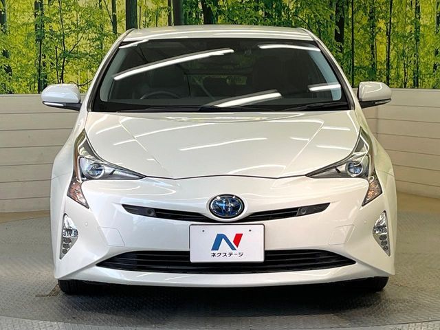 TOYOTA PRIUS 2018