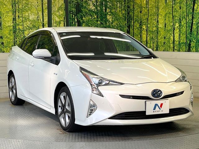 TOYOTA PRIUS 2018