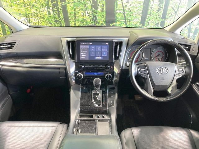 TOYOTA VELLFIRE 2020