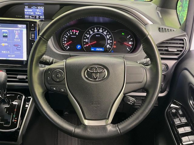 TOYOTA VOXY 2020