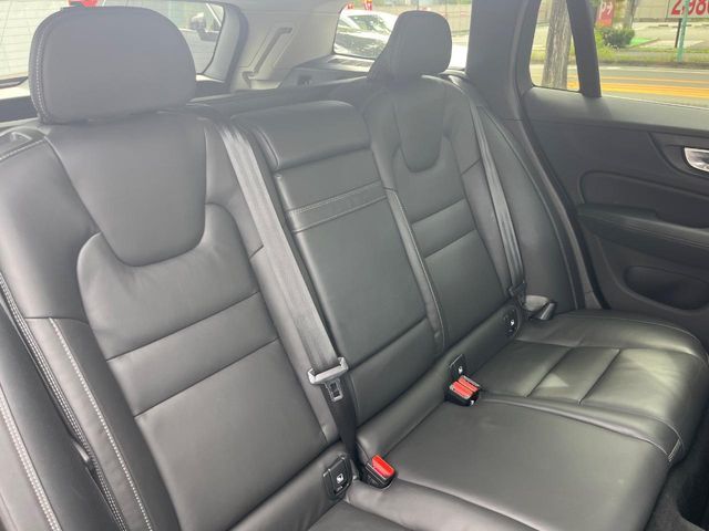 VOLVO VOLVO V60 2021