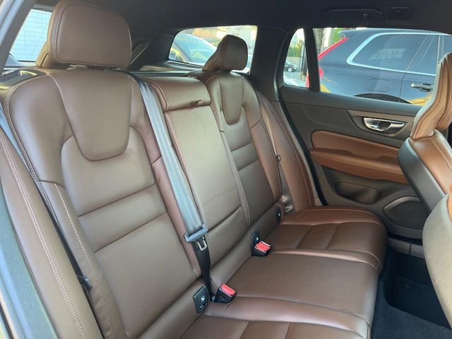 VOLVO VOLVO V60 2022