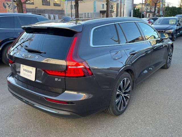 VOLVO VOLVO V60 2022