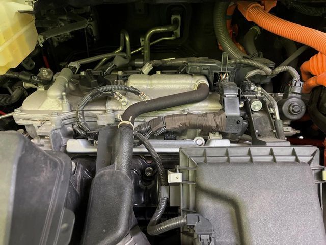 TOYOTA VOXY HYBRID 2021