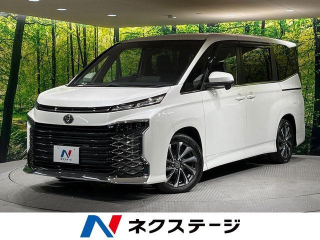 TOYOTA VOXY 2023