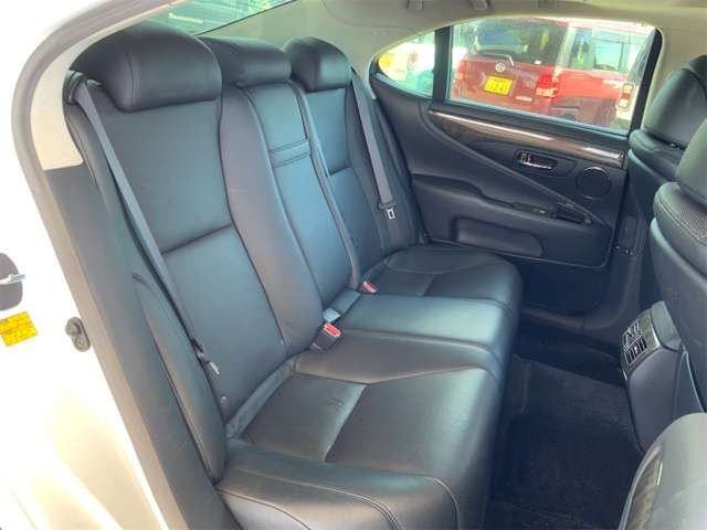 TOYOTA LEXUS LS600h 2010